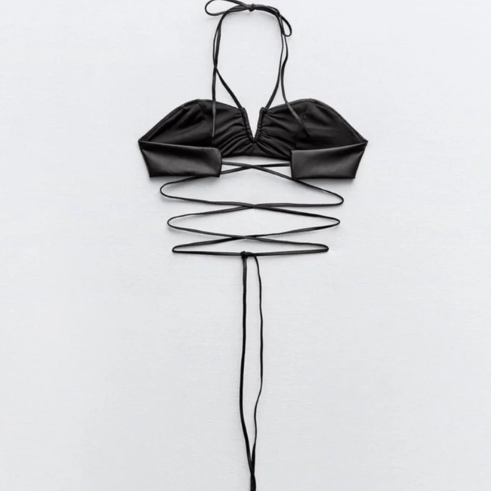 TREND ZARA NWT Faux Leather Strappy
Top Size size M
🚨FIRM PRICE - Picture 9 of 11